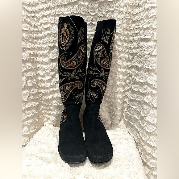 Chocolat Blu Embroidered Knee High Platform Boots, Size 7 - Picture 4 of 9